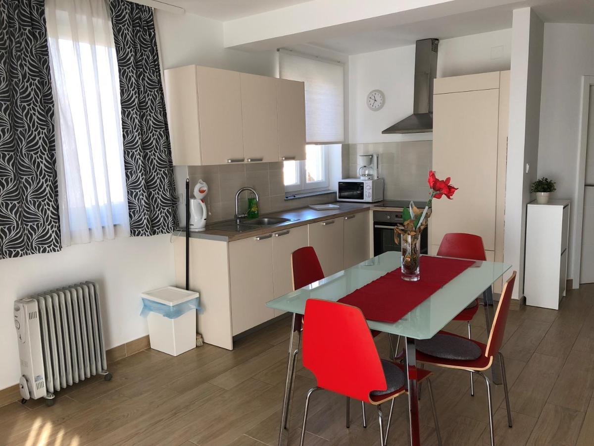 Apartmani I Sobe Ivancic1 โนวีวีโนดอลสกี ภายนอก รูปภาพ