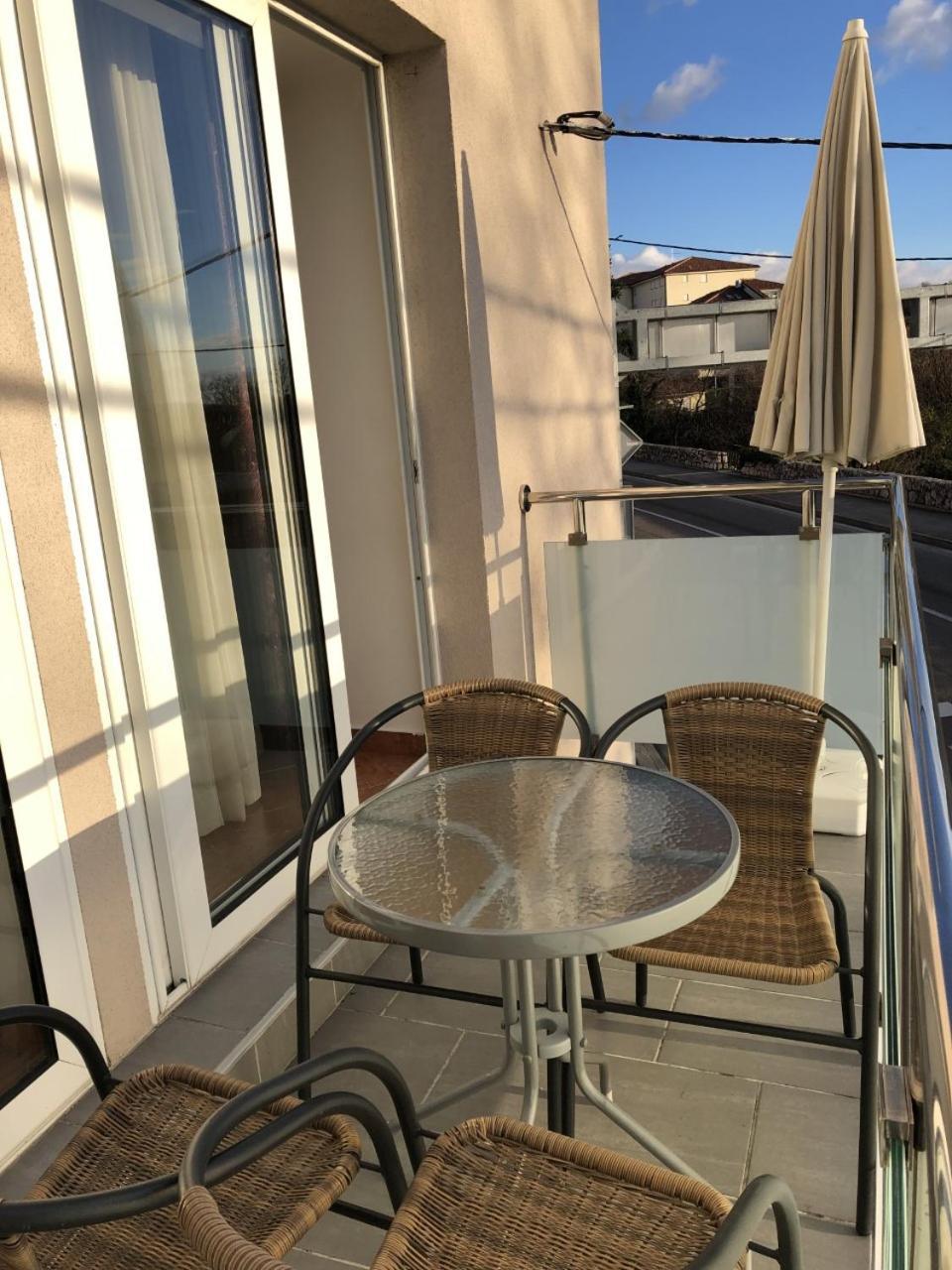 Apartmani I Sobe Ivancic1 โนวีวีโนดอลสกี ภายนอก รูปภาพ